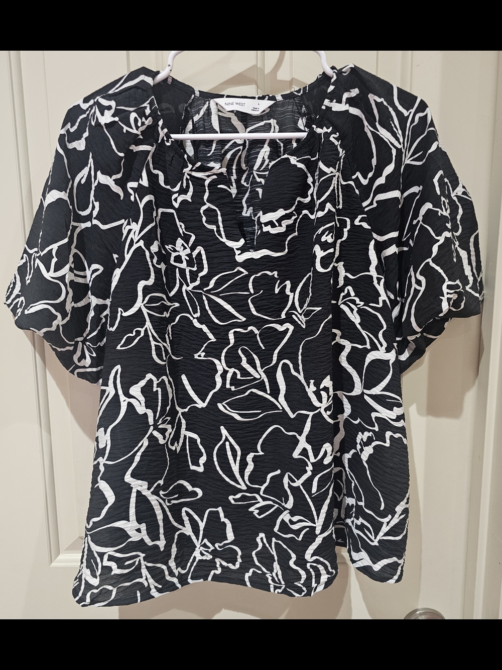 Nine West Black Floral-Outline Short Sleeve Blouse Women Size Large